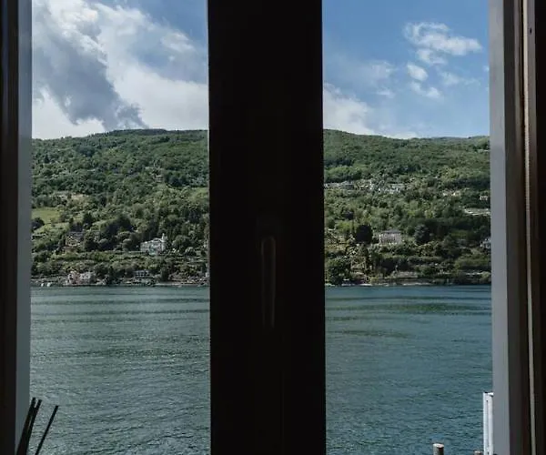 아파트 Penthouse On Isola Dei Pescatori