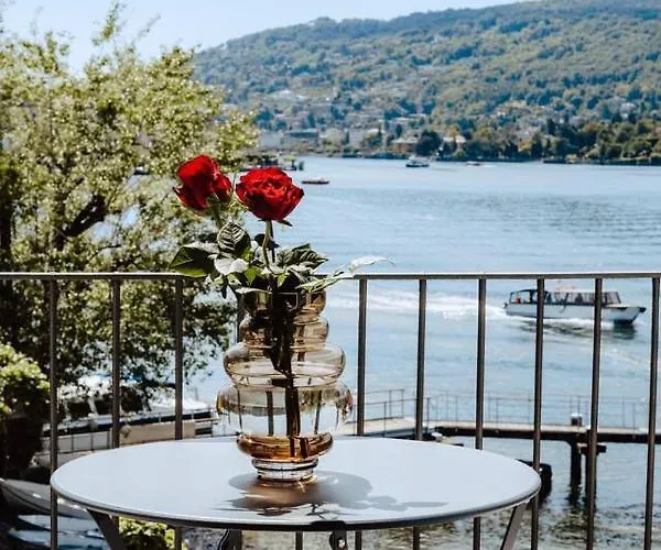 Penthouse On Isola Dei Pescatori 아파트