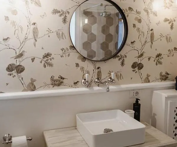 Penthouse On Isola Dei Pescatori Daire